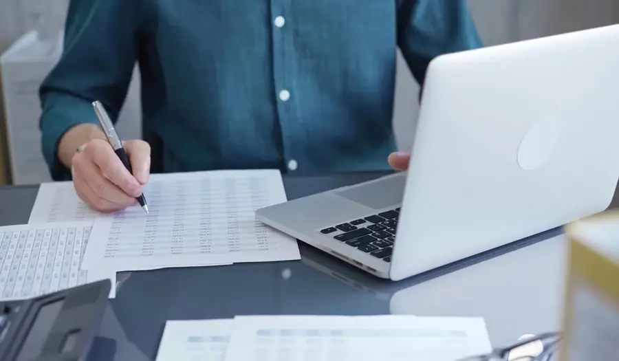 accounting-laptop-image-card
