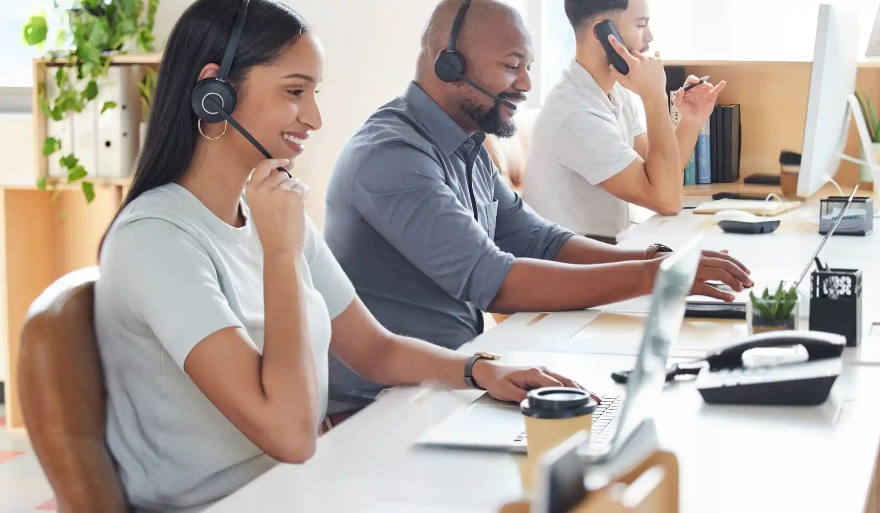 customer-support-team-hero