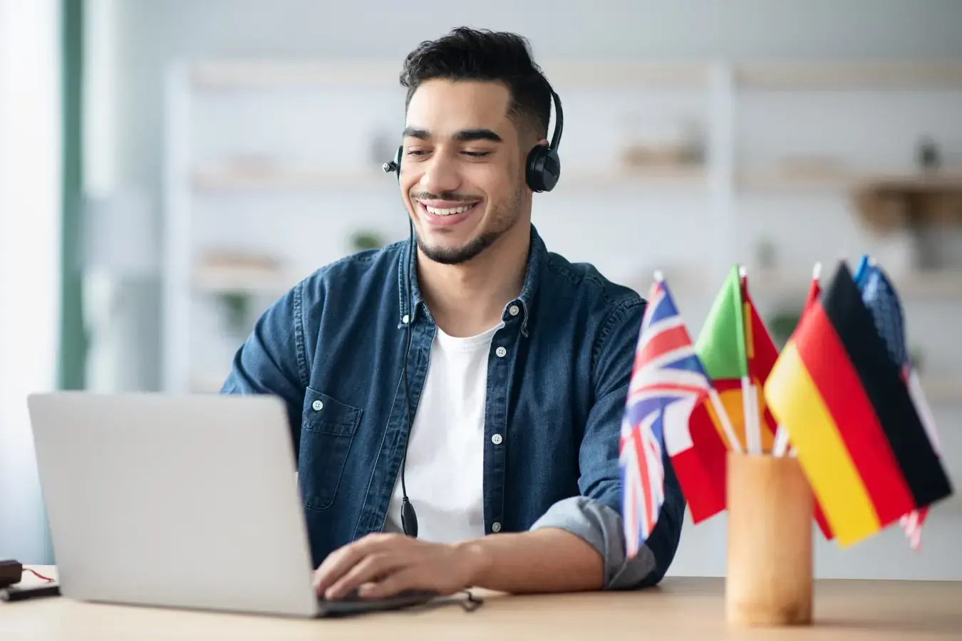 multilingual-support-agent-hero